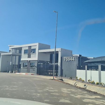 Sarona Studio F103 Gaborone Buitenkant foto